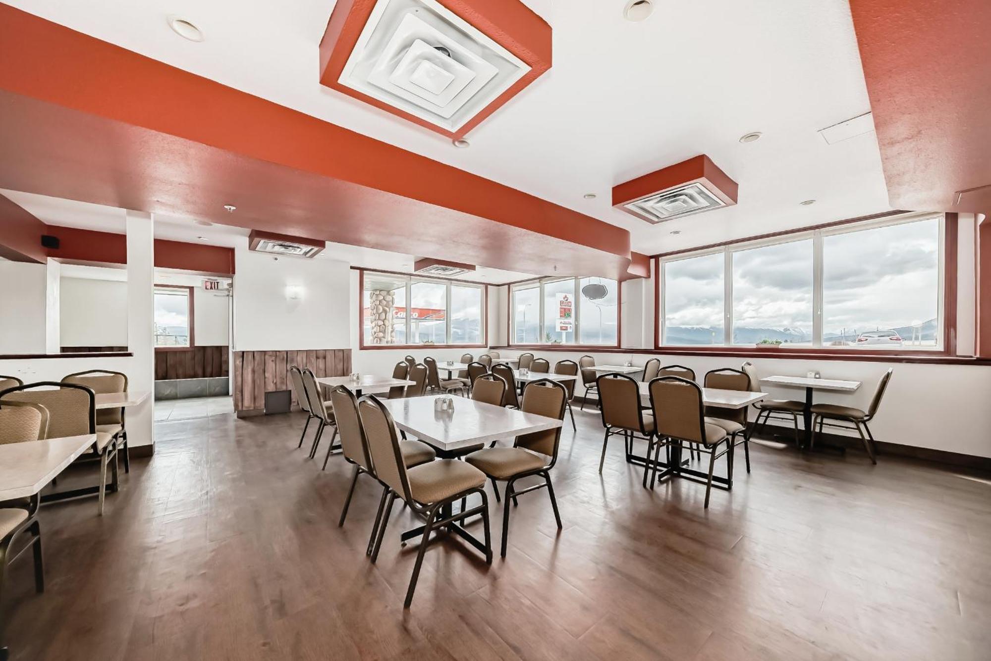 Grande Cache Inn & Suites ภายนอก รูปภาพ