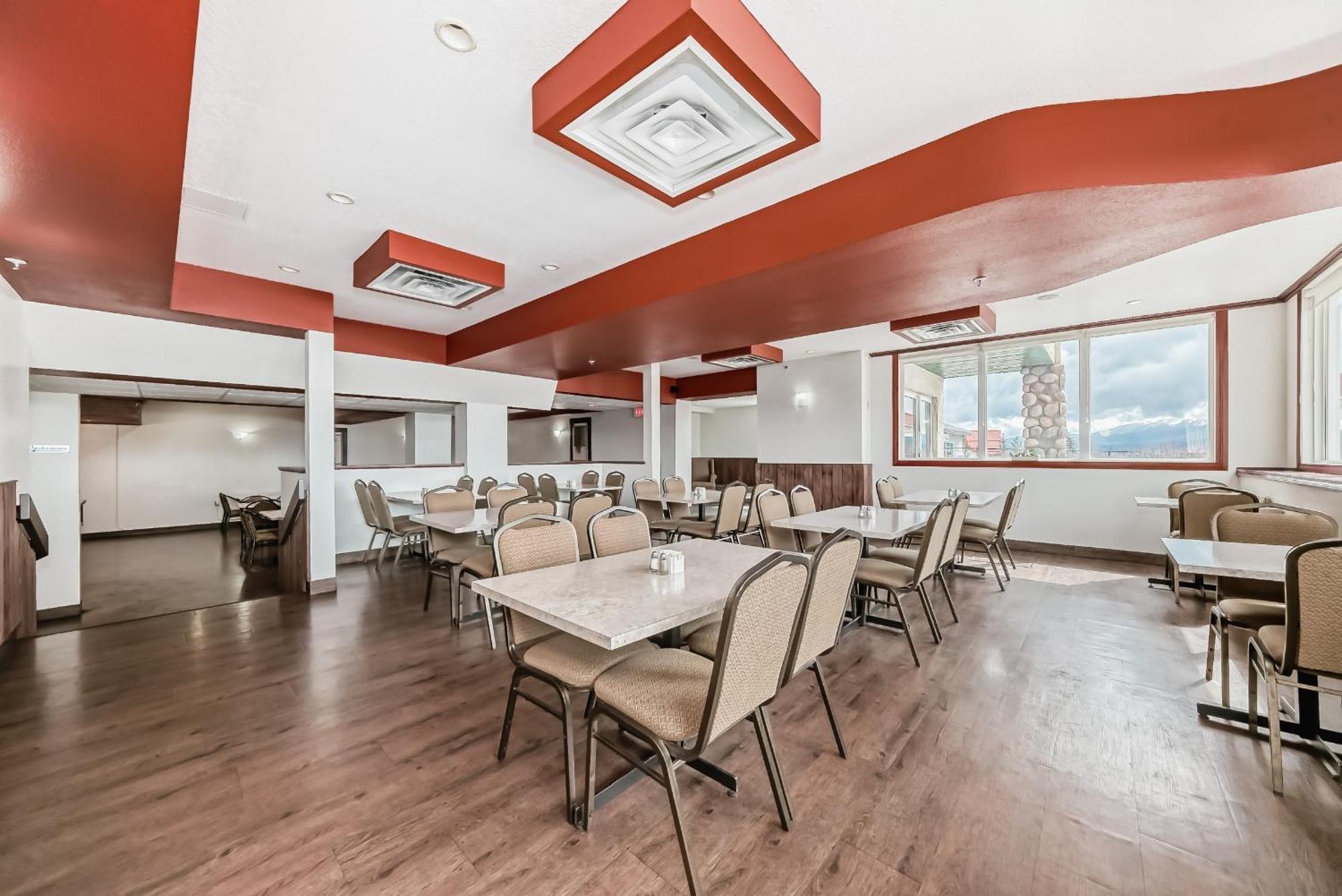 Grande Cache Inn & Suites ภายนอก รูปภาพ