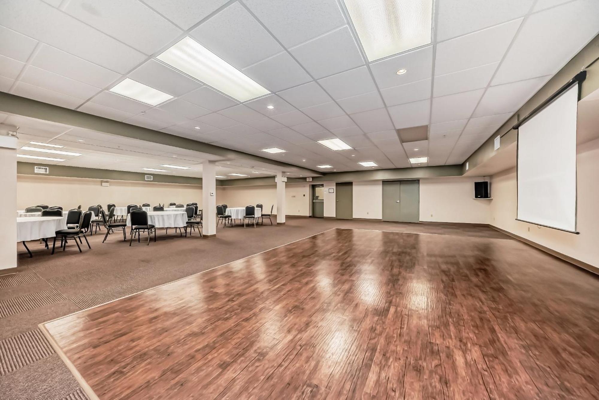 Grande Cache Inn & Suites ภายนอก รูปภาพ