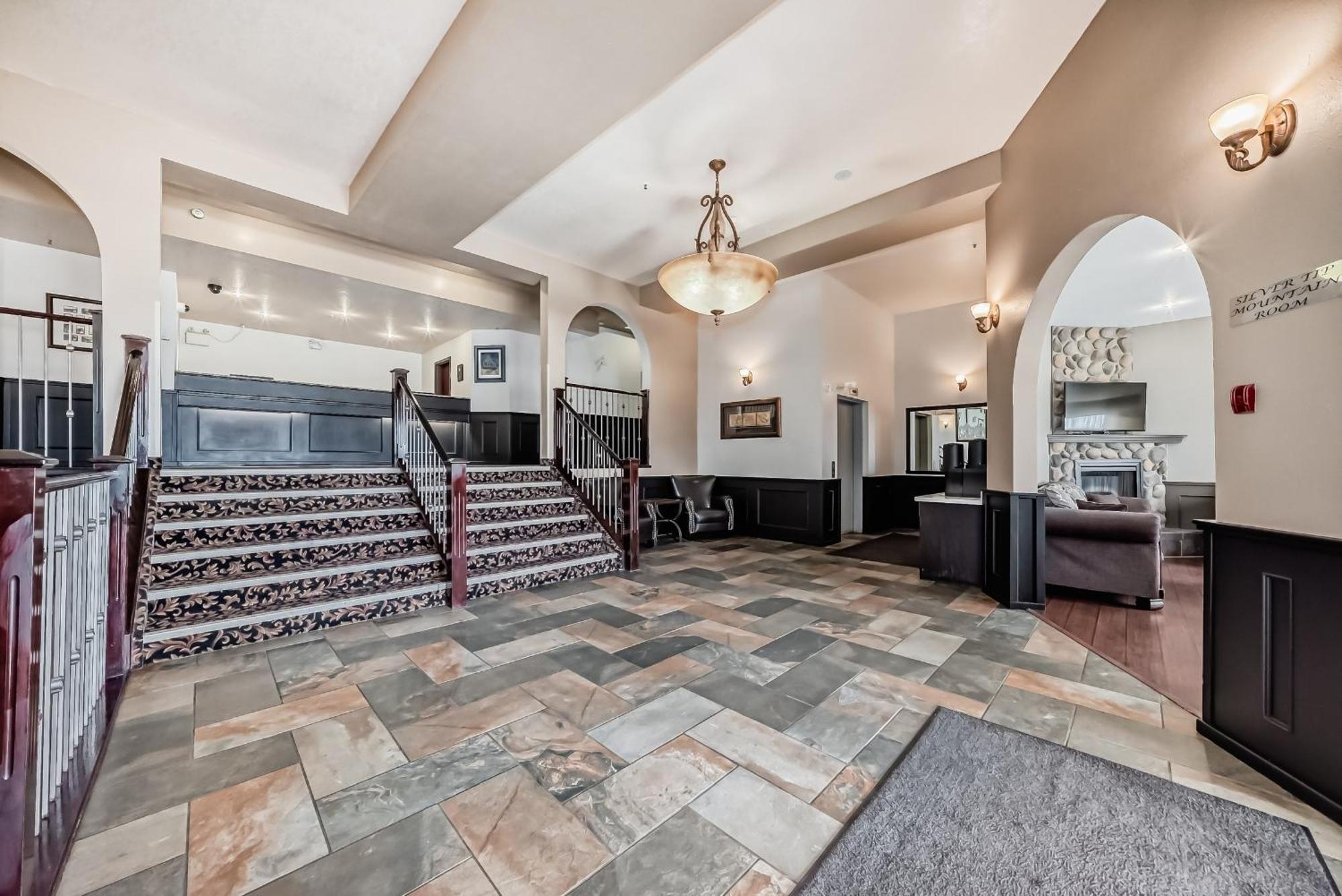 Grande Cache Inn & Suites ภายนอก รูปภาพ