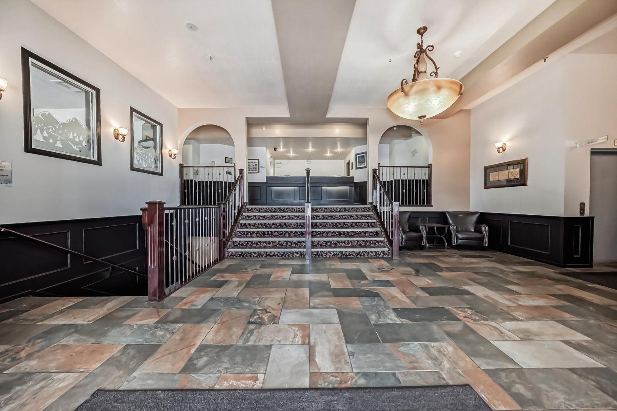 Grande Cache Inn & Suites ภายนอก รูปภาพ