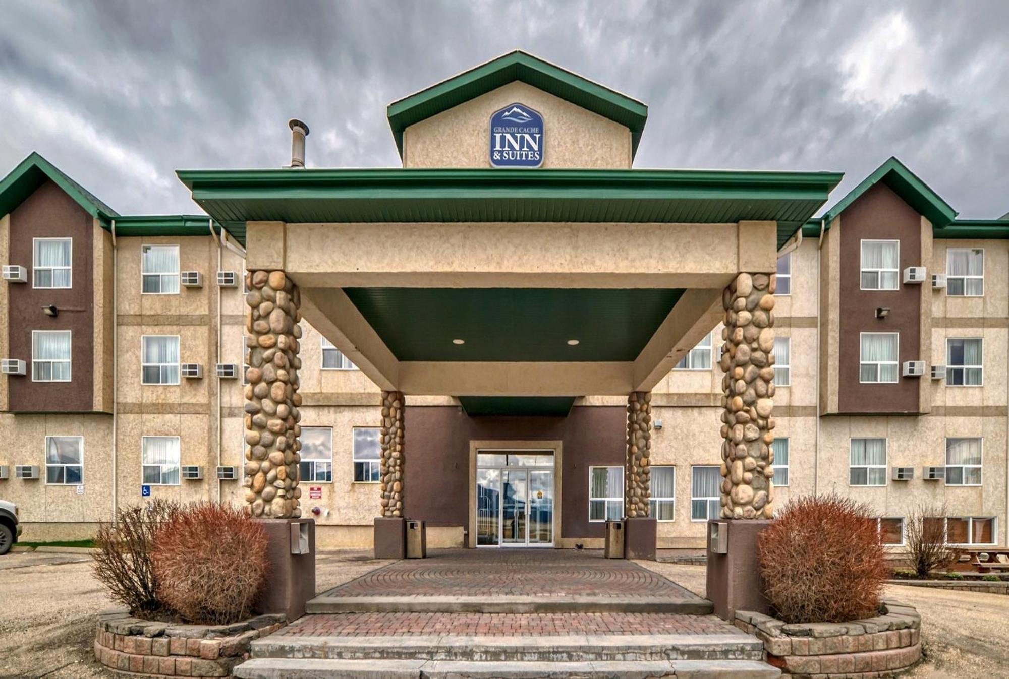 Grande Cache Inn & Suites ภายนอก รูปภาพ