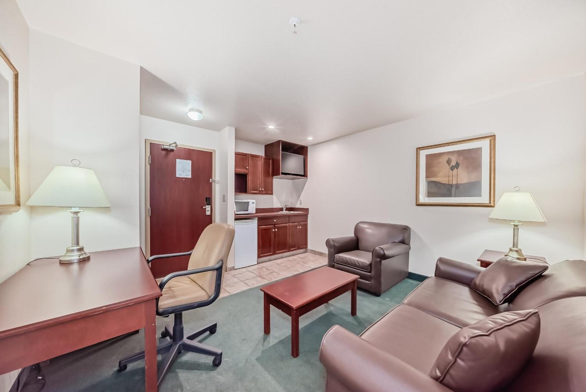 Grande Cache Inn & Suites ภายนอก รูปภาพ