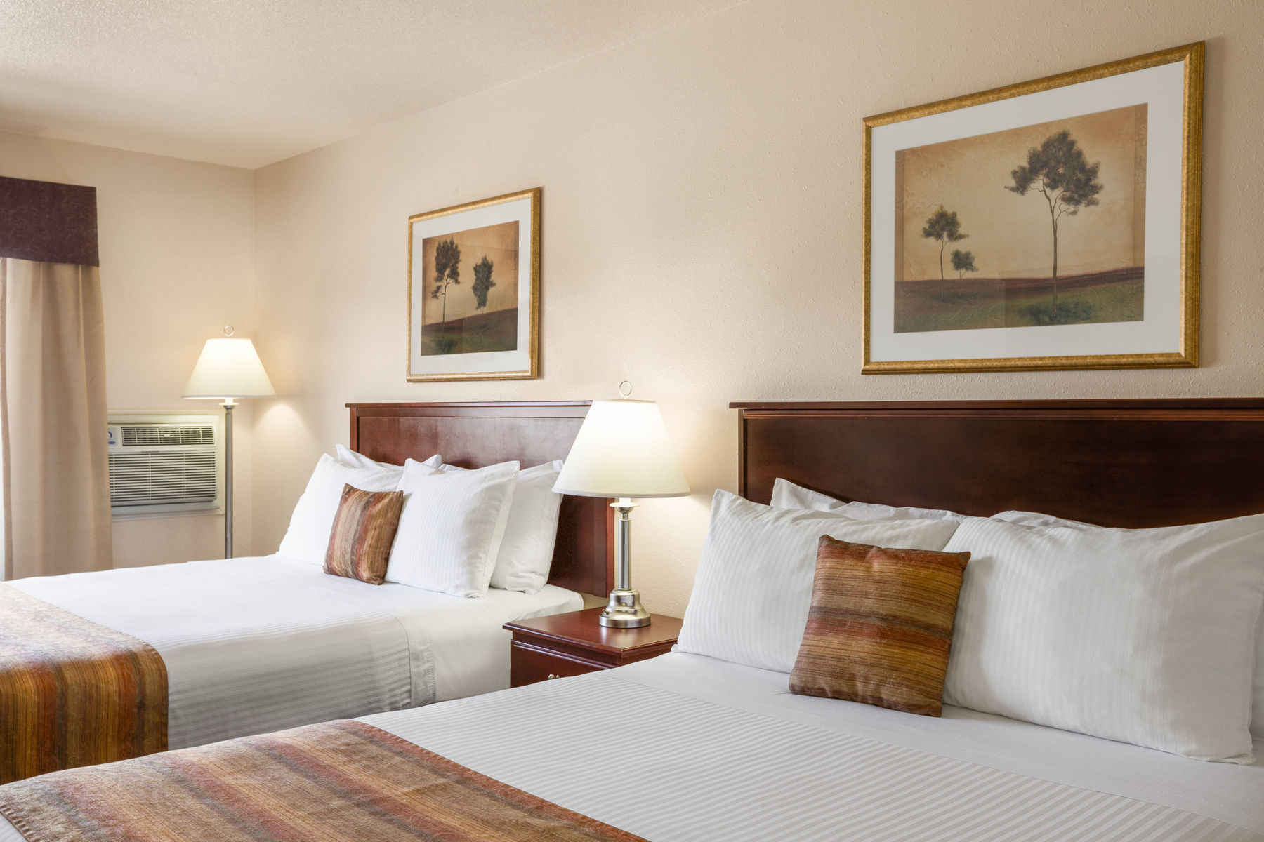 Grande Cache Inn & Suites ภายนอก รูปภาพ