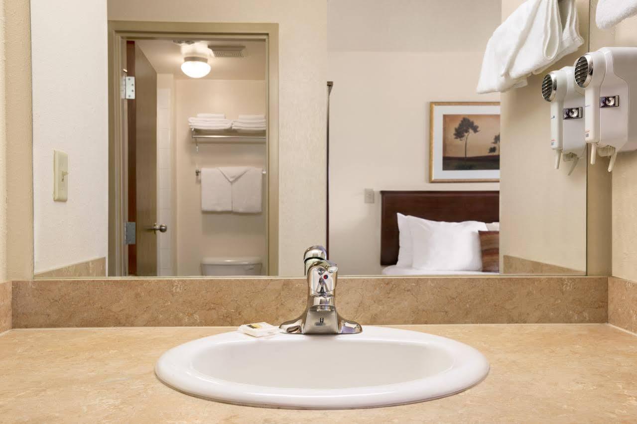 Grande Cache Inn & Suites ภายนอก รูปภาพ